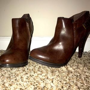 Ankle Boots with Heel (Brown)